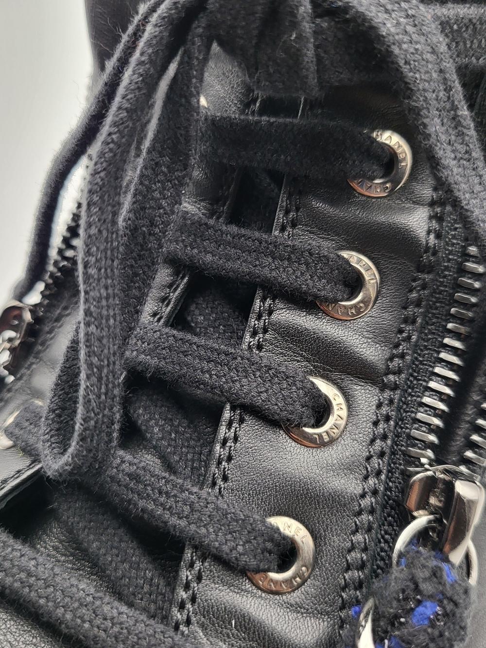 CHANEL LAMBSKIN LEATHER TWEED ZIPPED HI-TOP SNEAKERS 6.5. Authentic. - Picture 9 of 12